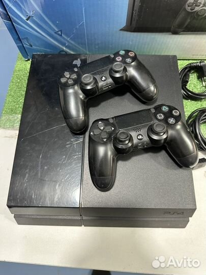 Sony PS4 500Gb + 2 джойстика