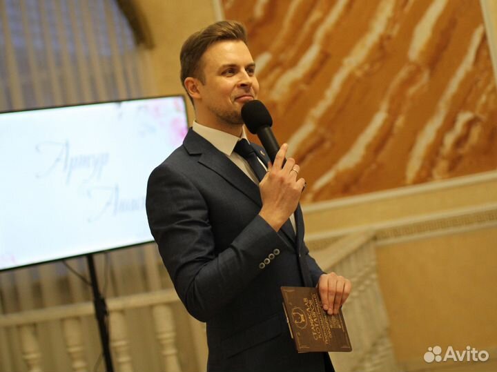 Ведущий-диджей (два в одном) с оборудованием