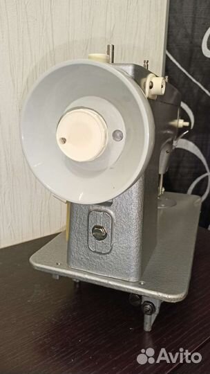 Швейная машина Чайка 132м