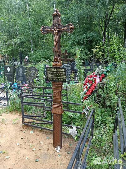 Кованый крест на могилу