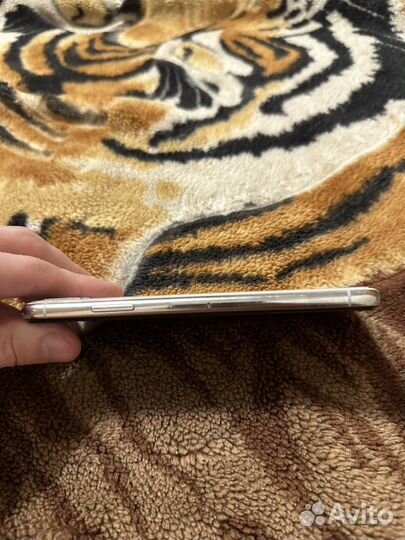 iPhone X, 64 ГБ