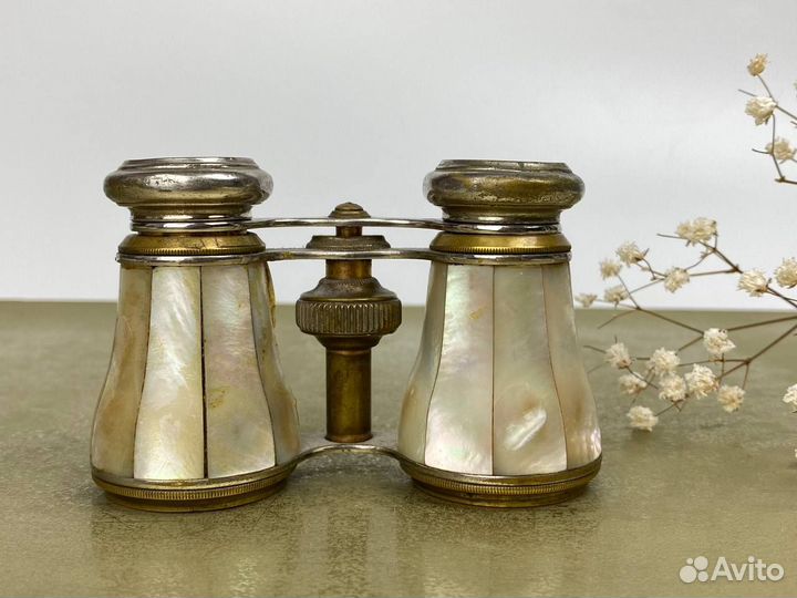 Бинокль театральный антикварный Chevalier Paris