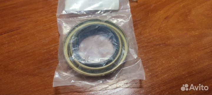 Сальник хвостовика заднего моста ChryslerJ8134810