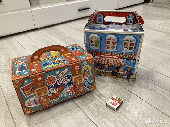 Коробка для новогоднего подарка