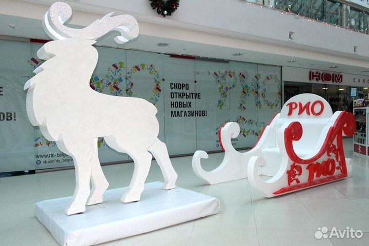 Елки, олени, снеговики из пенопласта