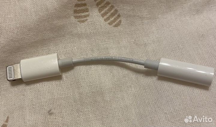 Короткий переходник с Lightning на mini-jack