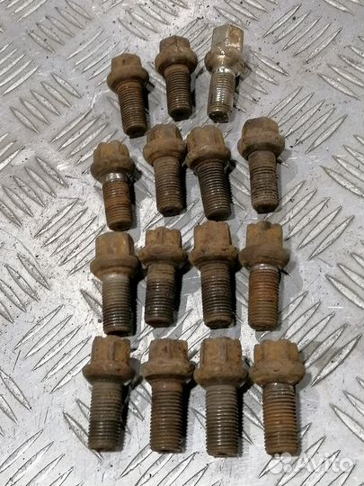 Болт Гайка колесные Audi 80/90 1986 1991