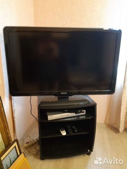 ЖК телевизор бу philips 60D