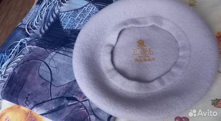 Женская беретка и шарф