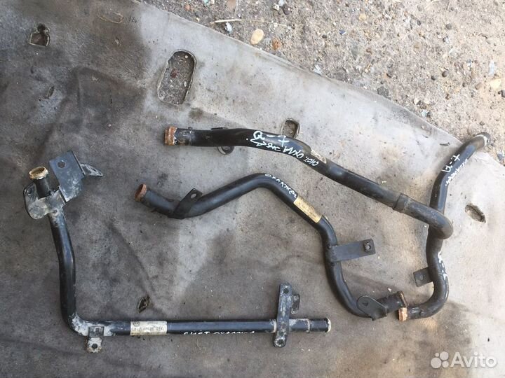 Трубка шланг патрубок системы охлаждения Audi Q7