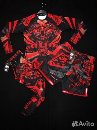 Венум спортивный комплект