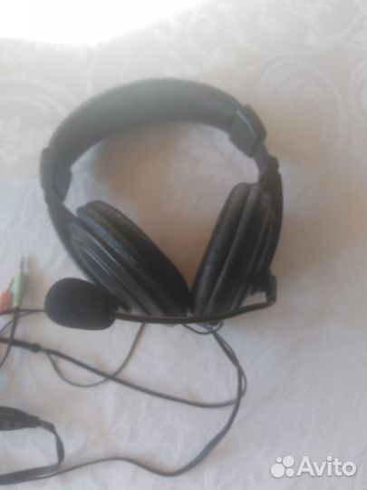 Наушники с микрофоном