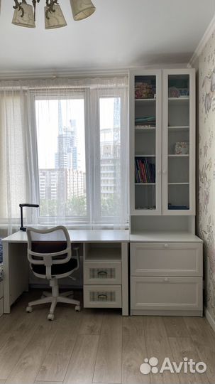 Письменный стол