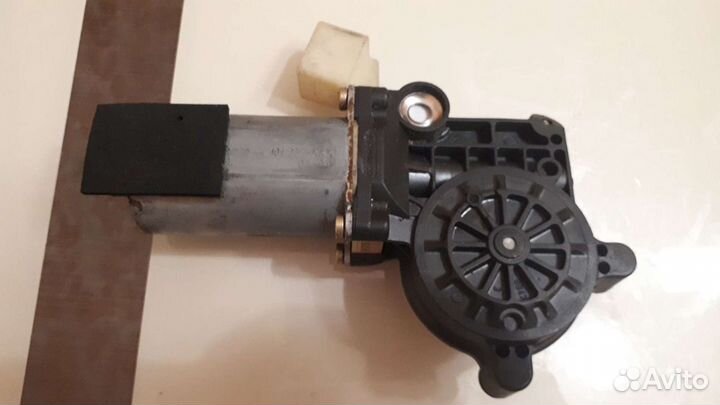 Моторчик стеклоподьемника volvo s80 I