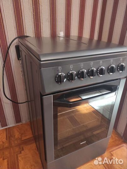 Кухонная электрическая четырехконфорочная плита