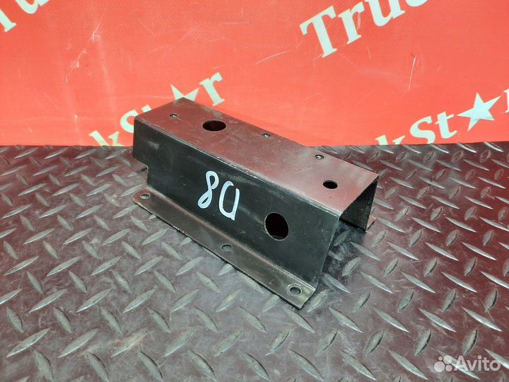 Кронштейн инструментального ящика