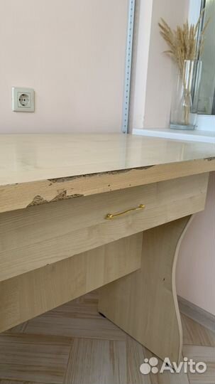 Стол письменный с ящиком