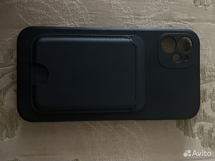 Чехол на iPhone 11
