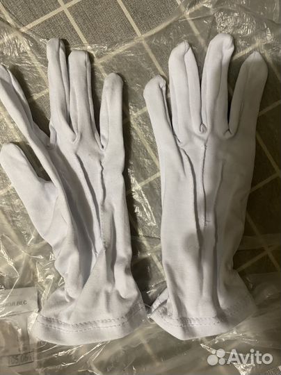 Аксельбант, ремень и перчатки белые