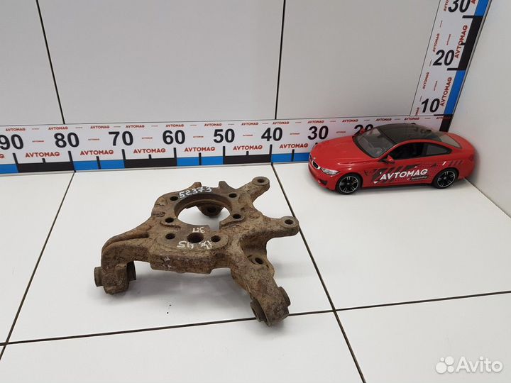 Кулак задний правый