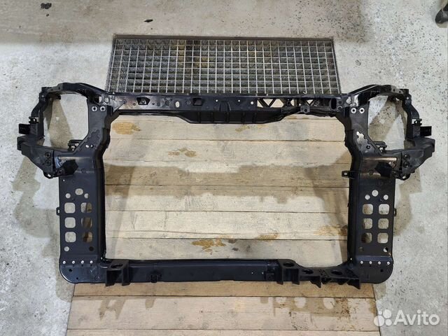 Передняя панель телевизор Kia Sorento