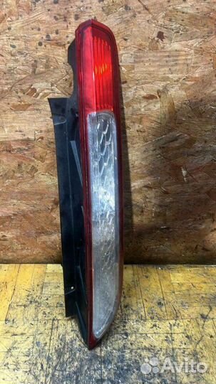 Фонарь задний правый Ford Focus 2
