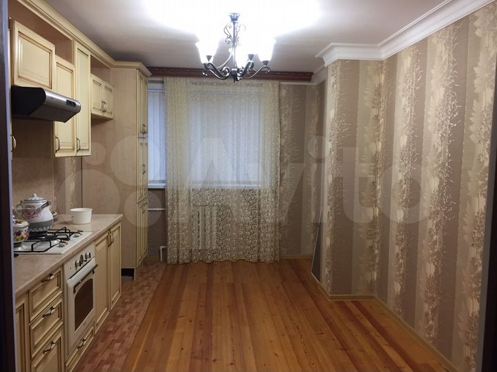 2-к. квартира, 54 м², 1/6 эт.