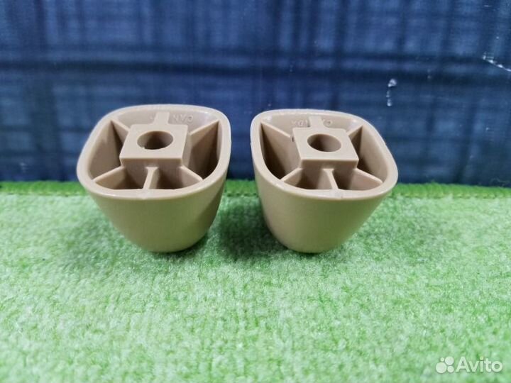 Крючок для шторки Chevrolet Trailblazer GMT360 LL8