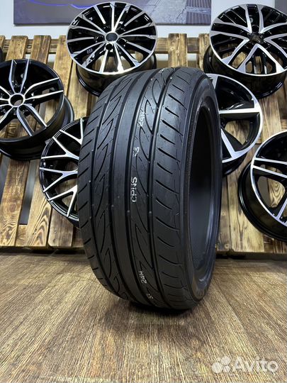 Yokohama Advan Fleva V701 225/45 R19 96W