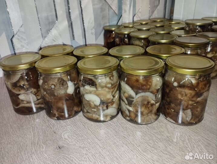 Грибы маринованные
