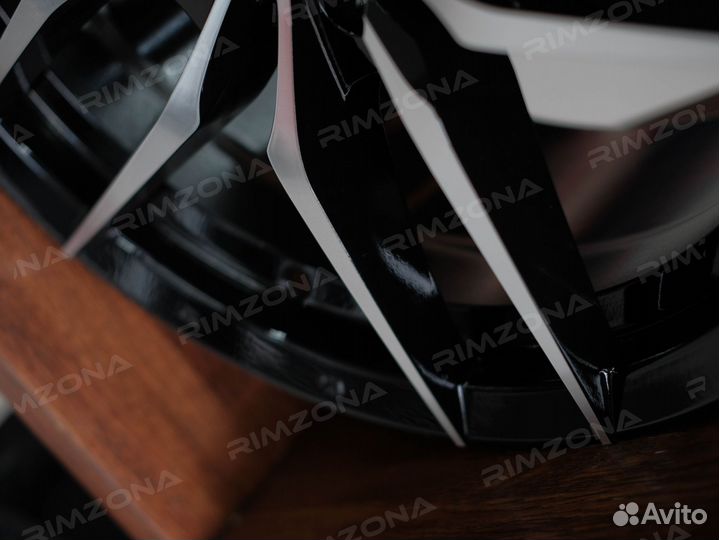 Литые диски HRE R17 для Solaris. Рассрочка