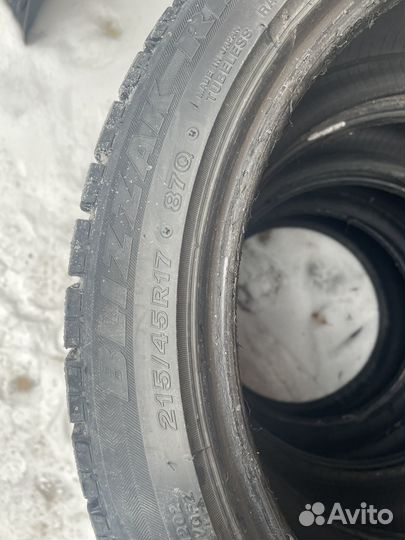 Bridgestone Blizzak Revo GZ 215/45 R17 и 215/45 R17 87Q