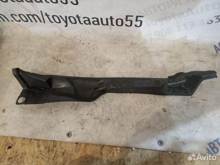 Пыльник крыла Тойота Королла Е120