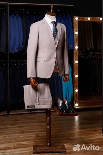 Мужской костюм тройка