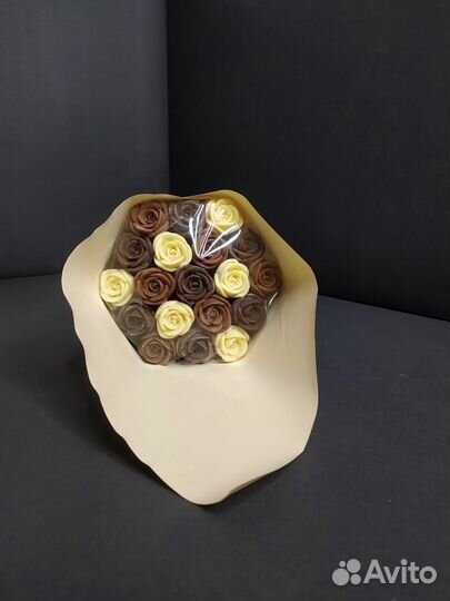 Букет из Трёх Видов Шоколада - 19 Роз