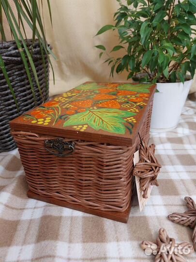 Шкатулка плетеная