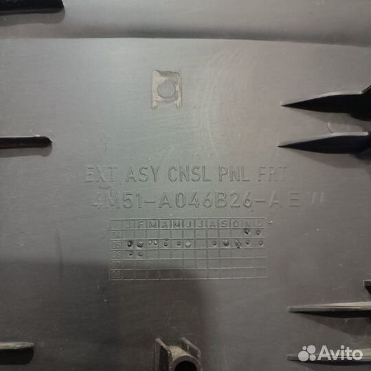 Накладка центральной консоли правая Ford Focus