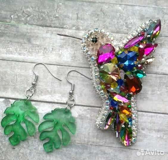 Брошь шанель