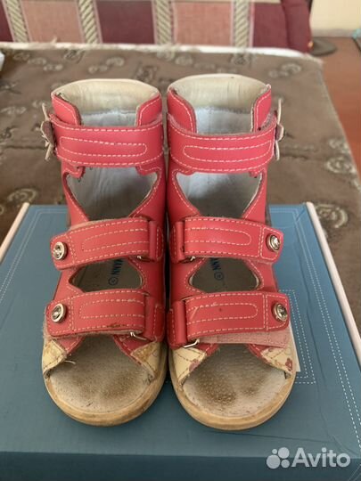 Ортопедические сандалии