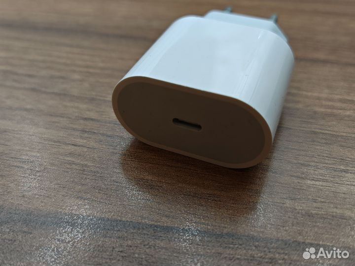 Зарядное устройство Apple iPhone 20W