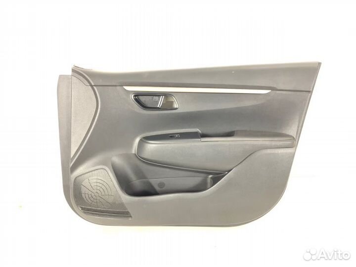 Обшивка двери передняя правая Kia Rio X-line 1.6