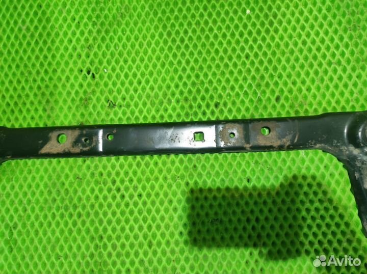 Балка поперечная траверс Nissan note E11