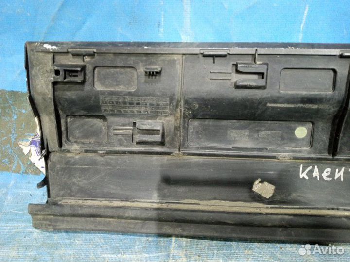 Накладка двери задняя правая Porsche Cayenne 2010