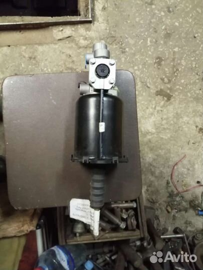 Пневмогидроусилитель