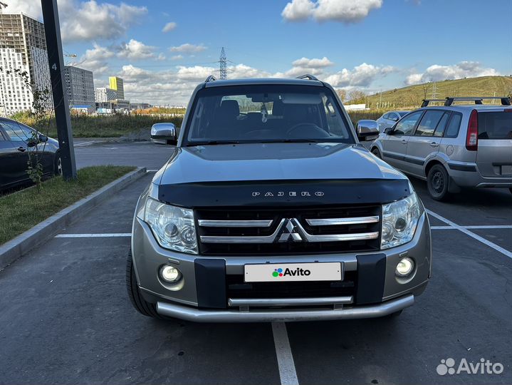 Mitsubishi Pajero 3.2 AT, 2010, 242 423 км