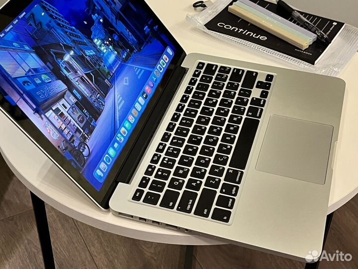 MacBook Pro 13 Retina (I5, 8gb, SSD M2)