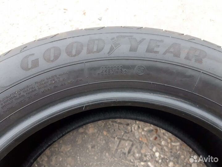 Goodyear EfficientGrip Performance 2 215/55 R16