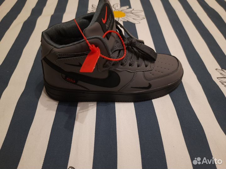 Мужские зимние кроссовки 38