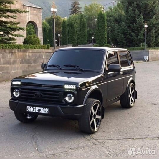 Новые литые диски на Ниву 1382 бритвы R18 5/139.7