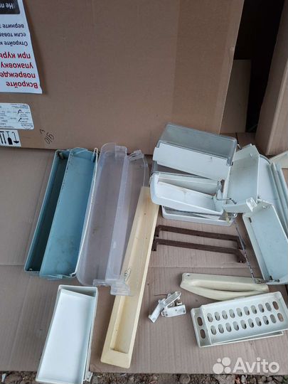 Полки,ящики,ручки к холодильникам